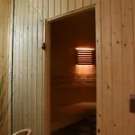 Spacious 8-bedroom 펜션