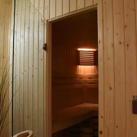 Spacious 8-bedroom 別荘